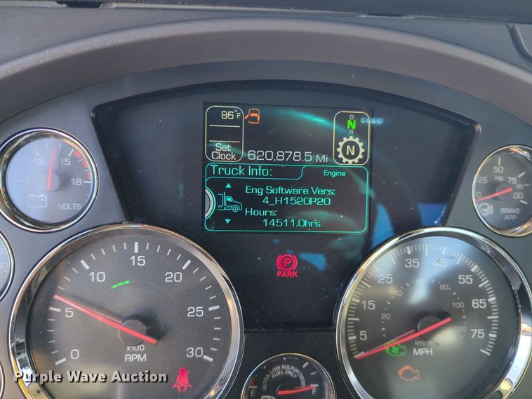 image for item EQ2468 2021 Kenworth T680 semi truck