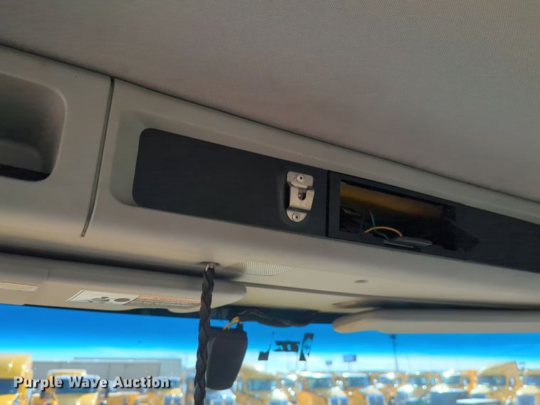 image for item EQ2468 2021 Kenworth T680 semi truck