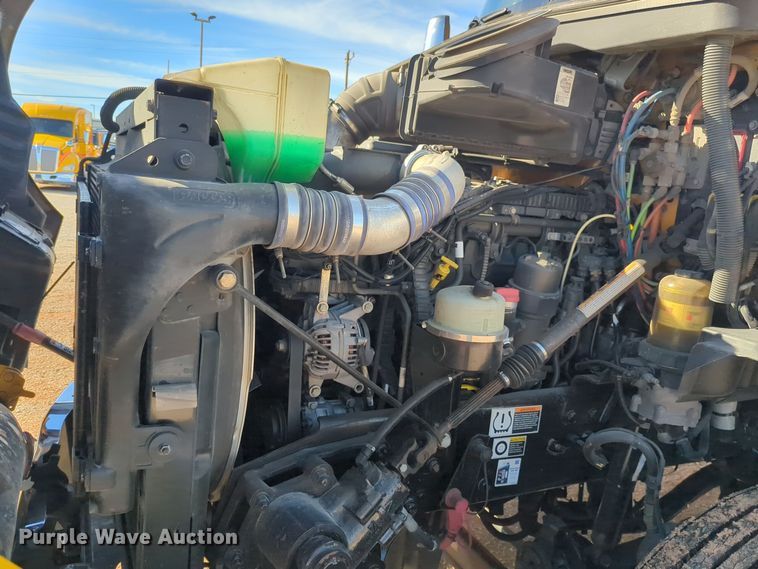 image for item EQ2468 2021 Kenworth T680 semi truck