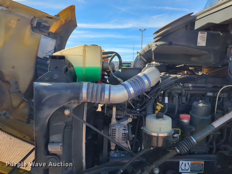 image for item EQ2468 2021 Kenworth T680 semi truck