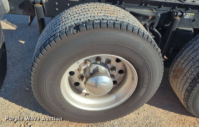 image for item EQ2468 2021 Kenworth T680 semi truck