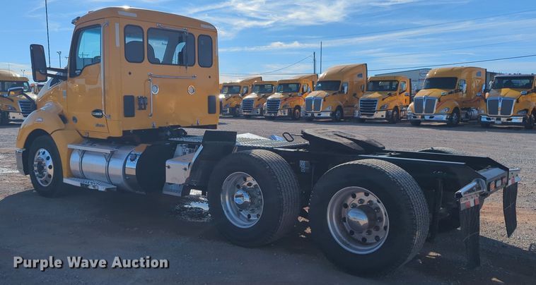 image for item EQ2470 2022 Kenworth T680 semi truck