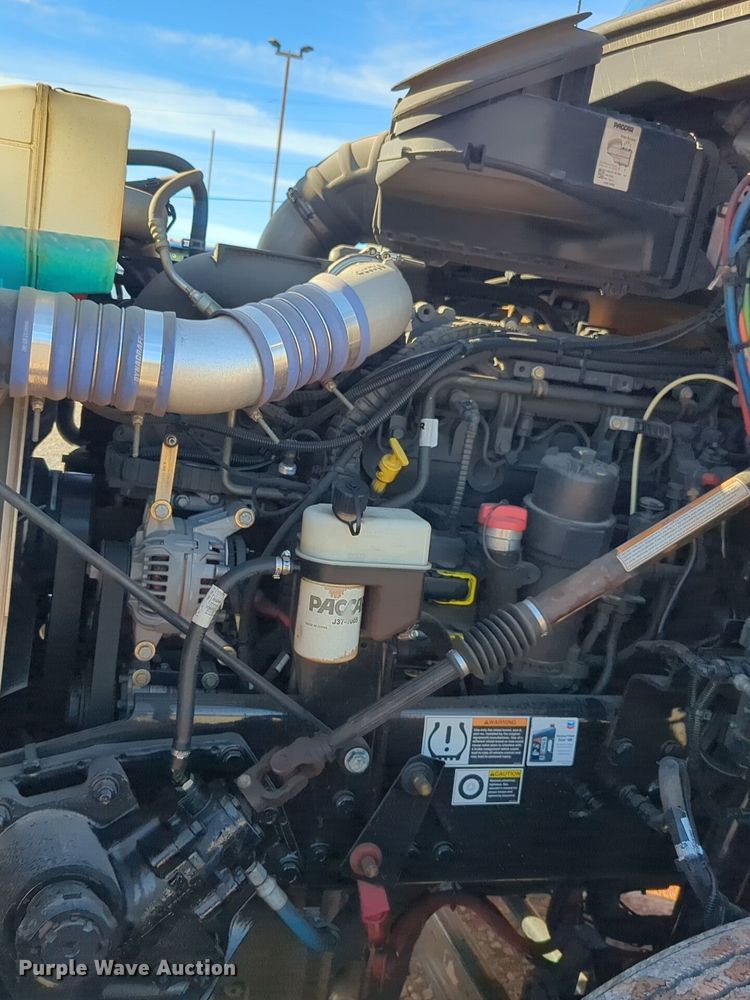 image for item EQ2470 2022 Kenworth T680 semi truck