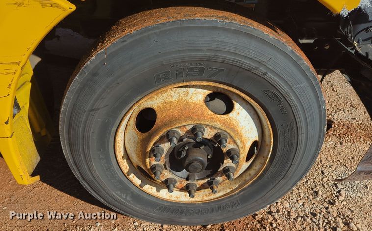 image for item EQ2470 2022 Kenworth T680 semi truck