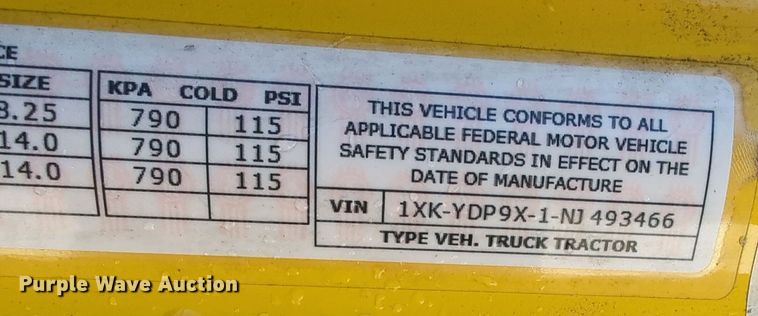 image for item EQ2470 2022 Kenworth T680 semi truck