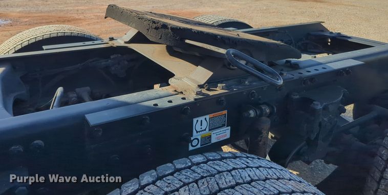 image for item EQ2474 2019 Kenworth T680 semi truck