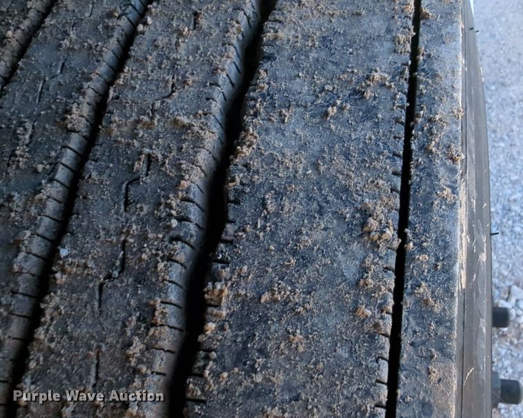 image for item EQ2474 2019 Kenworth T680 semi truck