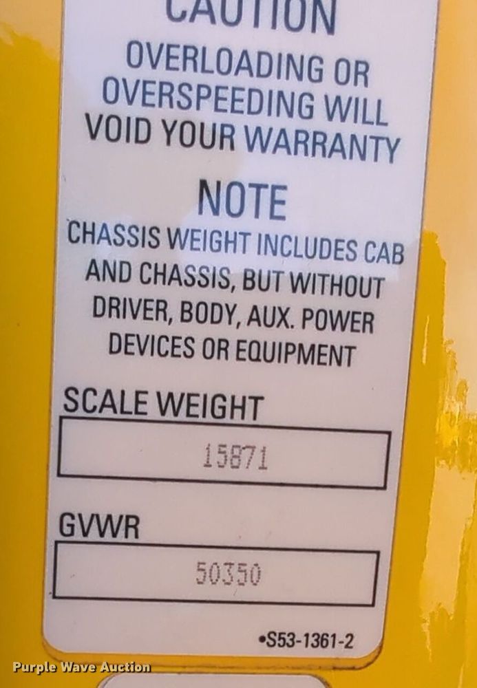 image for item EQ2474 2019 Kenworth T680 semi truck