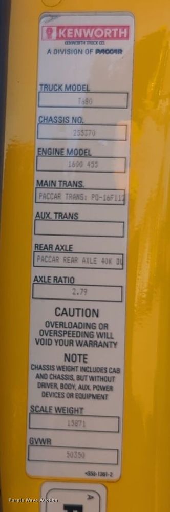 image for item EQ2474 2019 Kenworth T680 semi truck