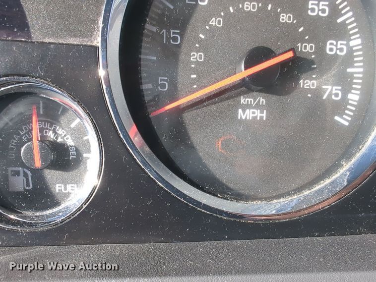 image for item EQ2476 2022 Kenworth T680 semi truck