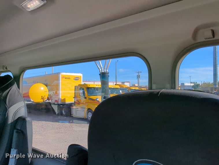 image for item EQ2476 2022 Kenworth T680 semi truck