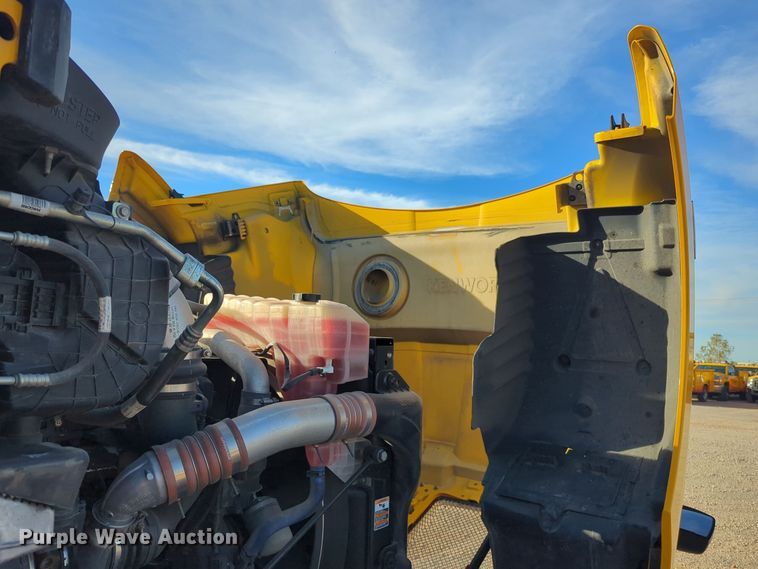 image for item EQ2476 2022 Kenworth T680 semi truck