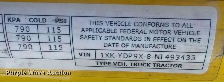 image for item EQ2476 2022 Kenworth T680 semi truck