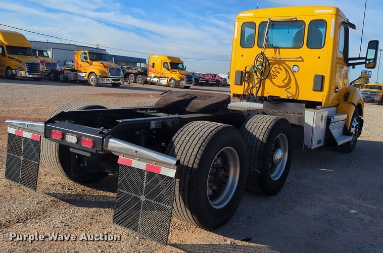 image for item EQ2478 2021 Kenworth T680 semi truck