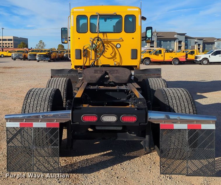 image for item EQ2478 2021 Kenworth T680 semi truck