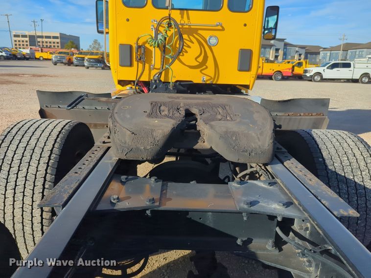 image for item EQ2478 2021 Kenworth T680 semi truck