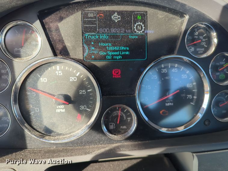 image for item EQ2478 2021 Kenworth T680 semi truck