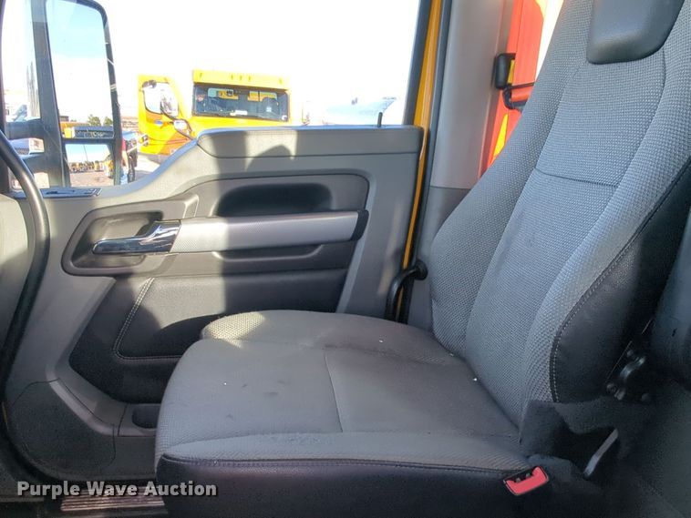 image for item EQ2478 2021 Kenworth T680 semi truck