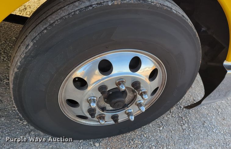 image for item EQ2478 2021 Kenworth T680 semi truck