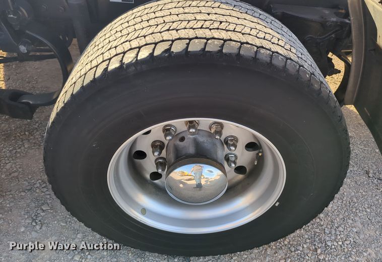 image for item EQ2478 2021 Kenworth T680 semi truck