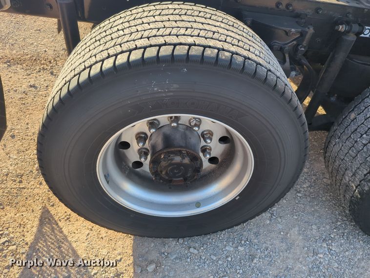 image for item EQ2478 2021 Kenworth T680 semi truck