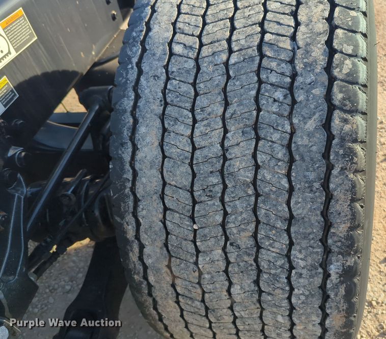 image for item EQ2478 2021 Kenworth T680 semi truck