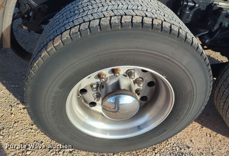 image for item EQ2478 2021 Kenworth T680 semi truck