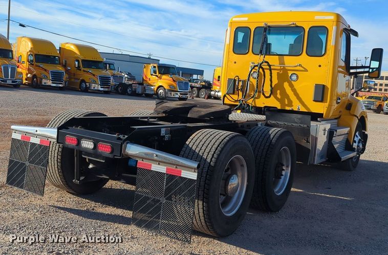 image for item EQ2479 2021 Kenworth T680 semi truck