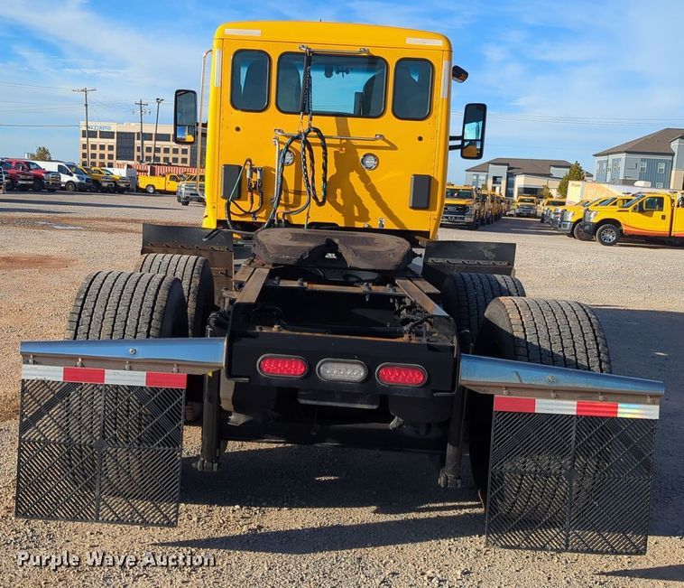 image for item EQ2479 2021 Kenworth T680 semi truck