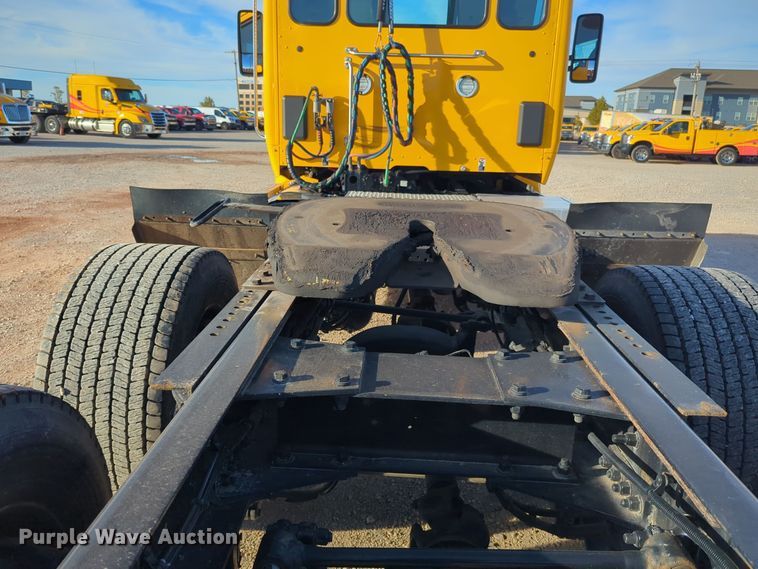 image for item EQ2479 2021 Kenworth T680 semi truck