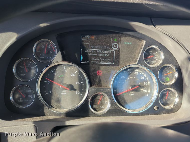 image for item EQ2479 2021 Kenworth T680 semi truck