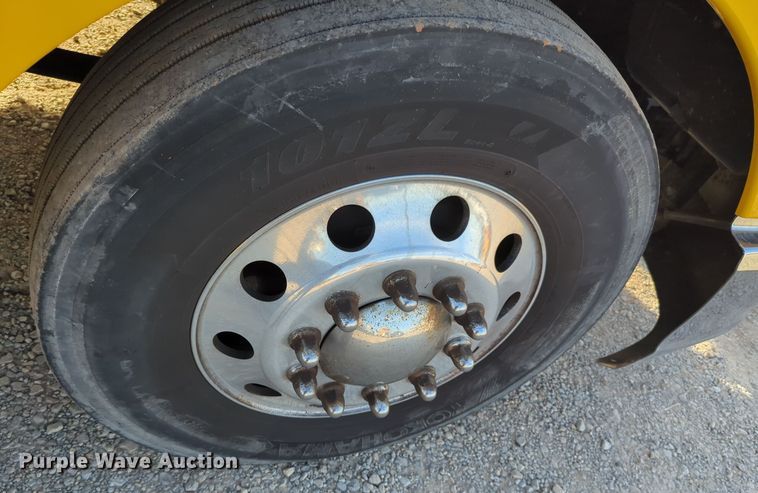 image for item EQ2479 2021 Kenworth T680 semi truck