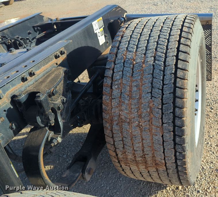 image for item EQ2479 2021 Kenworth T680 semi truck