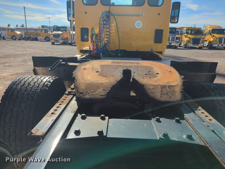 image for item EQ2485 2019 Kenworth T680 semi truck