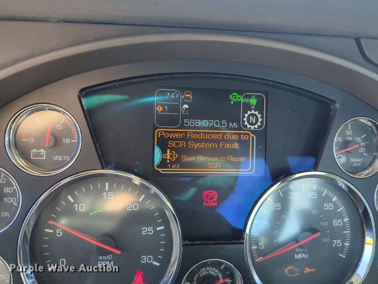 image for item EQ2485 2019 Kenworth T680 semi truck