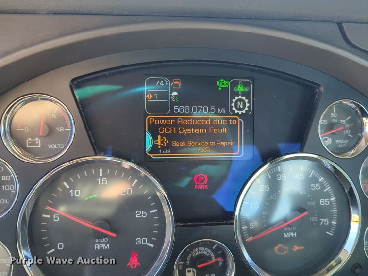 image for item EQ2485 2019 Kenworth T680 semi truck