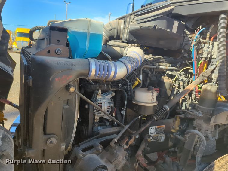 image for item EQ2485 2019 Kenworth T680 semi truck