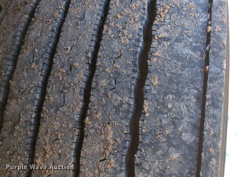 image for item EQ2485 2019 Kenworth T680 semi truck