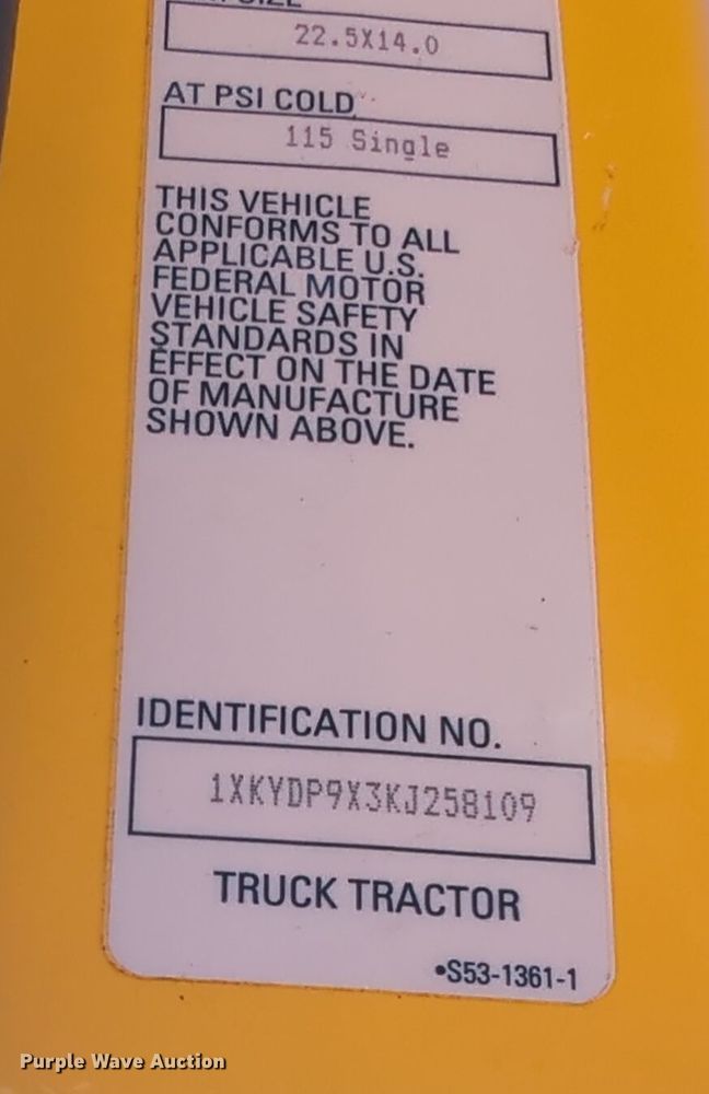 image for item EQ2485 2019 Kenworth T680 semi truck