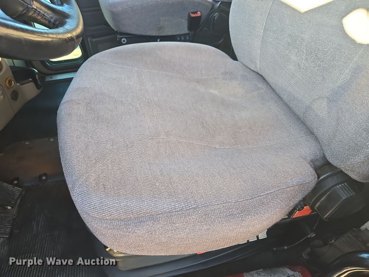 image for item EQ3577 2013 Peterbilt 386 semi truck