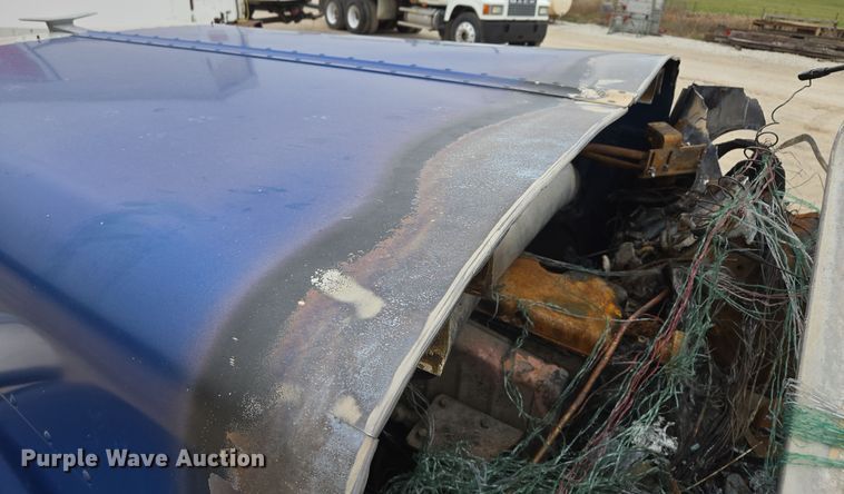 image for item EQ3657 Peterbilt  379 hood 