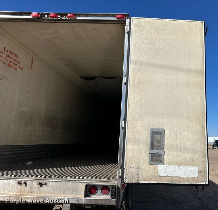 image for item ER8152 2002 Great Dane 7811T7-1A-53 refrigerated van trailer