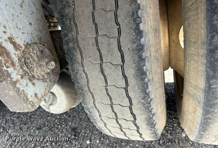 image for item ER8152 2002 Great Dane 7811T7-1A-53 refrigerated van trailer