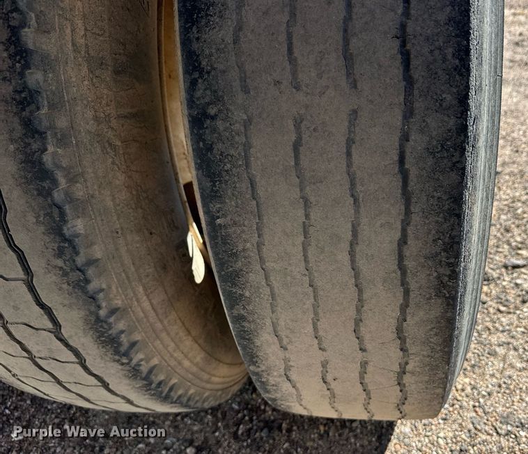 image for item ER8152 2002 Great Dane 7811T7-1A-53 refrigerated van trailer