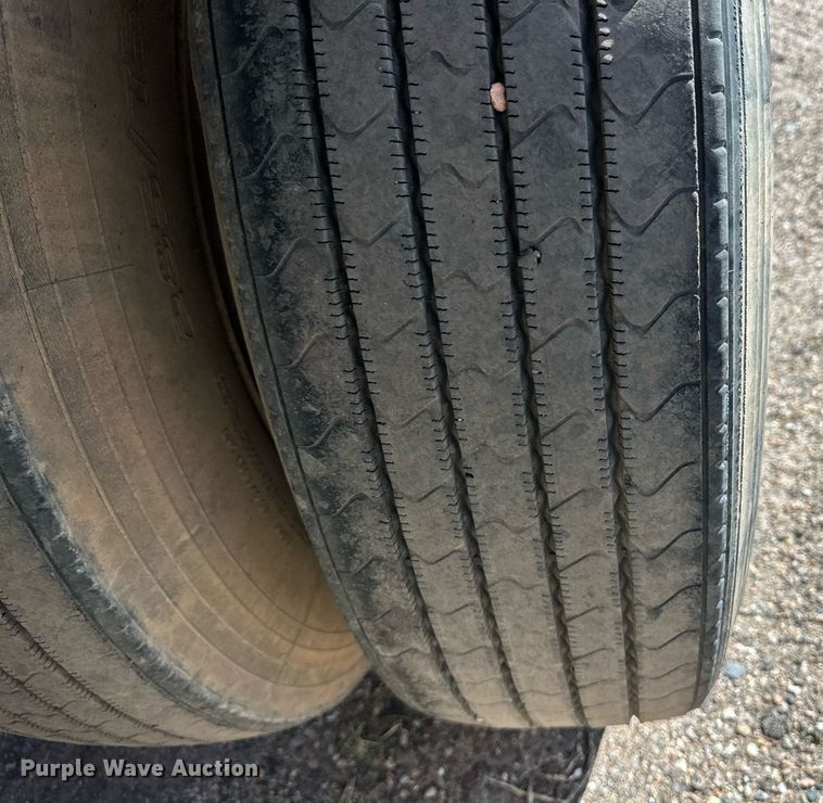 image for item ER8152 2002 Great Dane 7811T7-1A-53 refrigerated van trailer