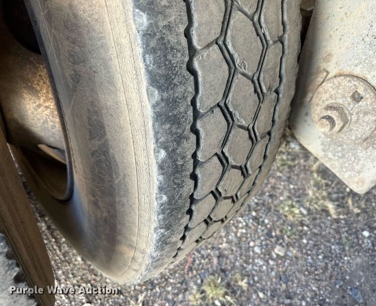 image for item ER8152 2002 Great Dane 7811T7-1A-53 refrigerated van trailer