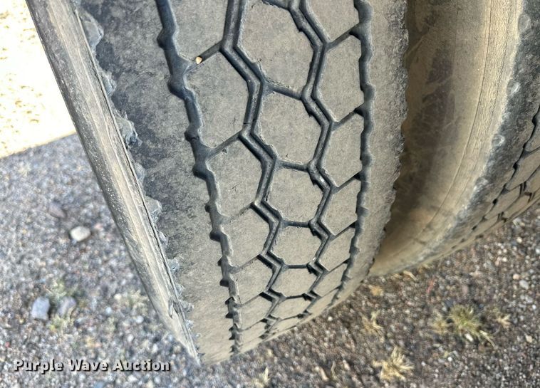 image for item ER8152 2002 Great Dane 7811T7-1A-53 refrigerated van trailer