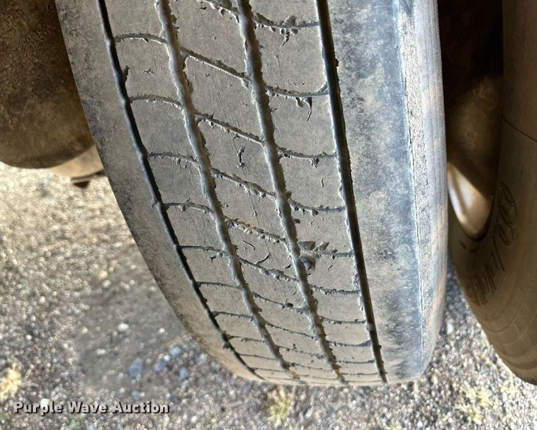 image for item ER8152 2002 Great Dane 7811T7-1A-53 refrigerated van trailer