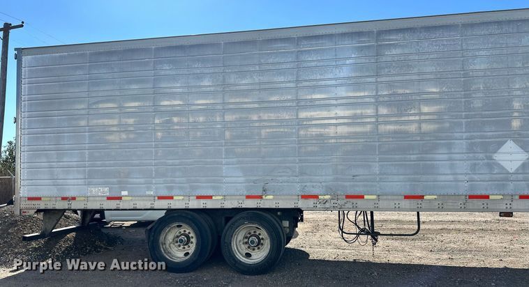 image for item ER8154 2005 Utility VS2RA refrigerated van trailer