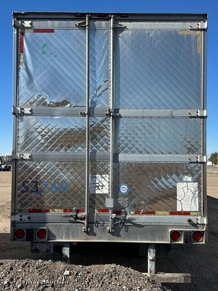 image for item ER8154 2005 Utility VS2RA refrigerated van trailer